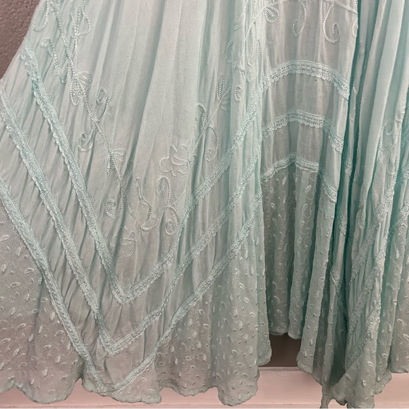 L’Pogee Embroidered Crochet Maxi Dress Handkerchief Hem Flowy Boho One Sz Sample - Picture 5 of 11